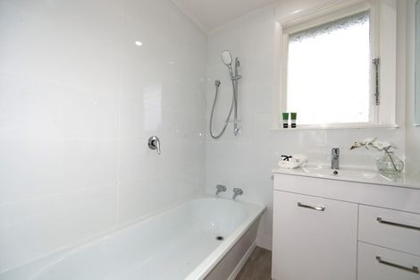 Photo of property in 30 Lipscombe Crescent, Havelock North, 4130