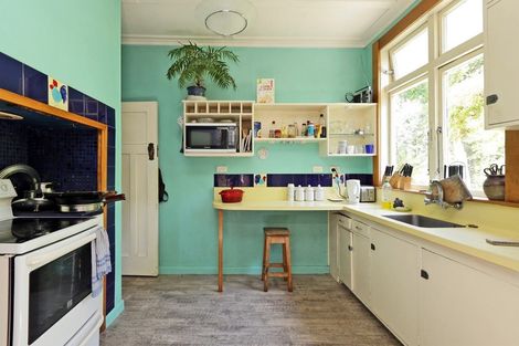 Photo of property in 2 Convent Road, Bluff Hill, Napier, 4110