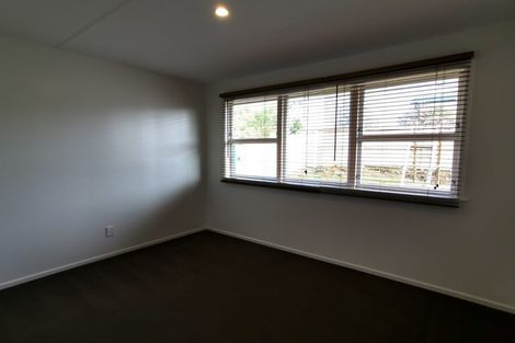 Photo of property in 2/31 Beaubank Road, Kelston, Auckland, 0602