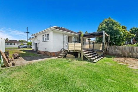 Photo of property in 62 Waipani Road, Te Atatu Peninsula, Auckland, 0610