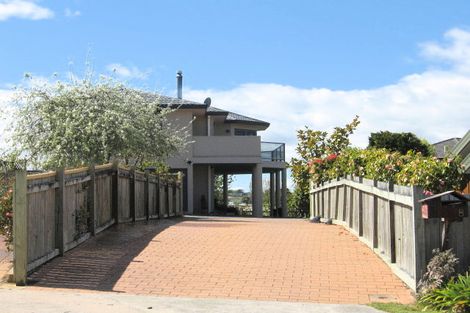 Photo of property in 8 Amoroa Place, Acacia Bay, Taupo, 3330