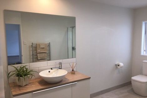 Photo of property in 1/281 Beach Road, Campbells Bay, Auckland, 0630