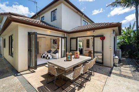 Photo of property in 8a Lupetti Rise, West Harbour, Auckland, 0618