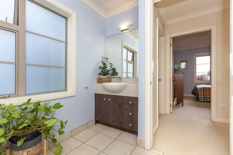 Photo of property in 136 Renown Road, Raumati South, Paraparaumu, 5032