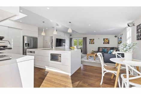 Photo of property in 20 Lucknow Terrace, Khandallah, Wellington, 6035