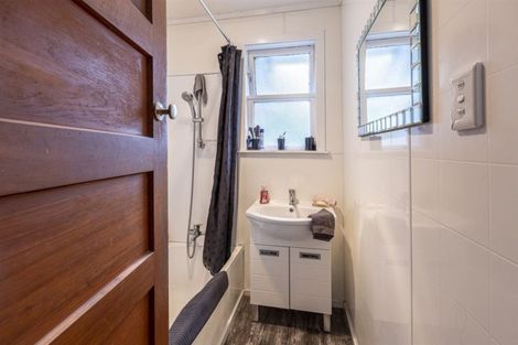 Photo of property in 44 Andrew Avenue, Roslyn, Palmerston North, 4414