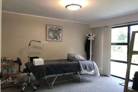 Photo of property in 2/20 Woodlands Crescent, Browns Bay, Auckland, 0630