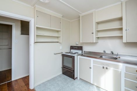 Photo of property in 2/14 Seddon Street, Carterton, 5713