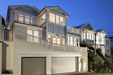 Photo of property in 18 Central Terrace, Kelburn, Wellington, 6012