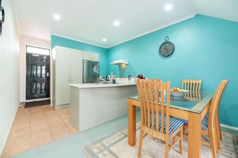 Photo of property in Tuscany Towers, 58/1 Ambrico Place, New Lynn, Auckland, 0600