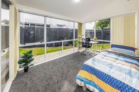 Photo of property in 2/11 Rollerson Street, Papakura, 2110