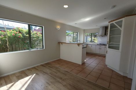 Photo of property in 19 Merriefield Avenue, Forrest Hill, Auckland, 0620