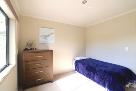 Photo of property in 136 Stratford Drive, Cable Bay, 0420