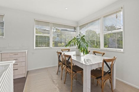 Photo of property in 5 Chevron Place, Castor Bay, Auckland, 0620