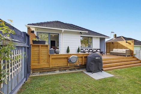 Photo of property in 110 Main Road, Titahi Bay, Porirua, 5022