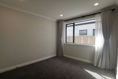 Photo of property in 37 Rathmullen Place, Pinehill, Auckland, 0632