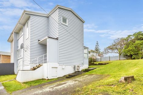 Photo of property in 1b Durham Street, Cannons Creek, Porirua, 5024