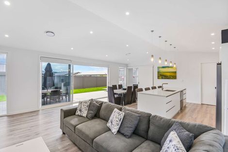 Photo of property in 25 Gee Place, Taradale, Napier, 4112