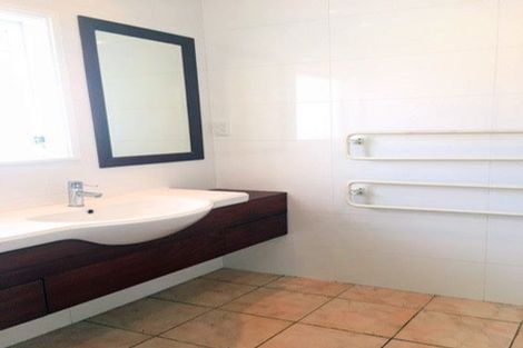 Photo of property in 86a Pupuke Road, Hillcrest, Auckland, 0627