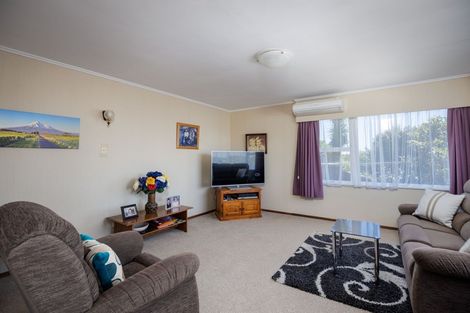 Photo of property in 52 Queens Road, Glen Avon, New Plymouth, 4312