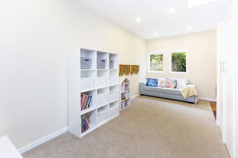 Photo of property in 73 Wyndham Road, Pinehaven, Upper Hutt, 5019