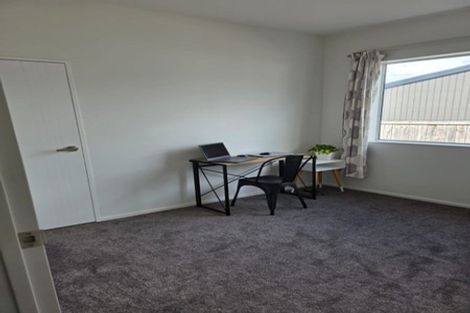 Photo of property in 7 Vinistra Road, Kumeu, 0810