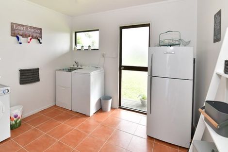 Photo of property in 220 Anderson Road, Helensville, 0875