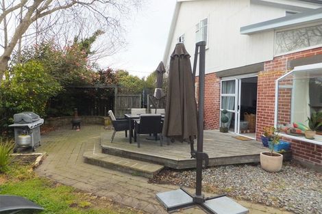 Photo of property in 211 Avonhead Road, Avonhead, Christchurch, 8042
