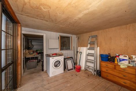 Photo of property in 27 Romilly Street, Westport, 7825