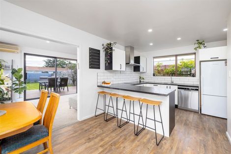 Photo of property in 62 Kathleen Crescent, Hornby, Christchurch, 8042