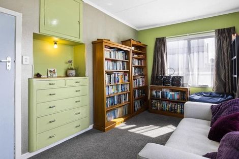 Photo of property in 11 Tasman Street, Opunake, 4616