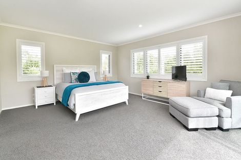 Photo of property in 4 Loretta Place, Red Beach, 0932