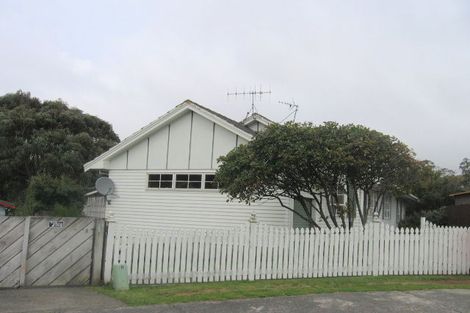 Photo of property in 22 Woolwich Close, Whitby, Porirua, 5024