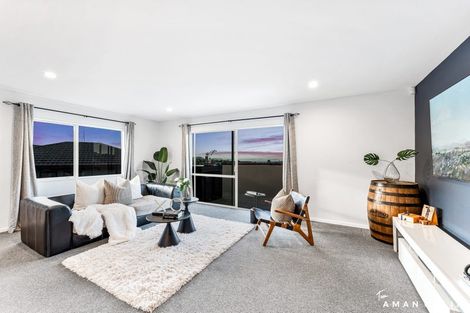 Photo of property in 22 Whangaparaoa Road, Red Beach, 0932