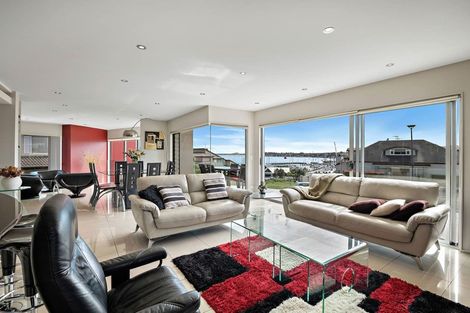 Photo of property in 61 Compass Way, Half Moon Bay, Auckland, 2012
