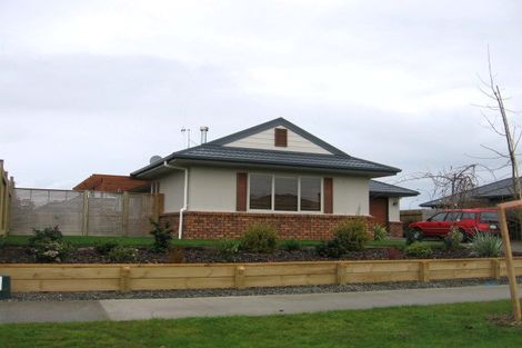 Photo of property in 6 Meridian Grove, Kelvin Grove, Palmerston North, 4414
