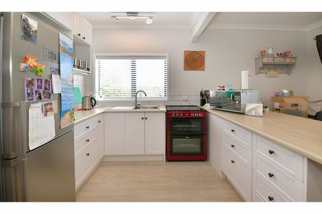 Photo of property in 6 Brian Crescent, Stanmore Bay, Whangaparaoa, 0932