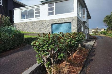 Photo of property in 66 Messenger Terrace, Oakura, 4314