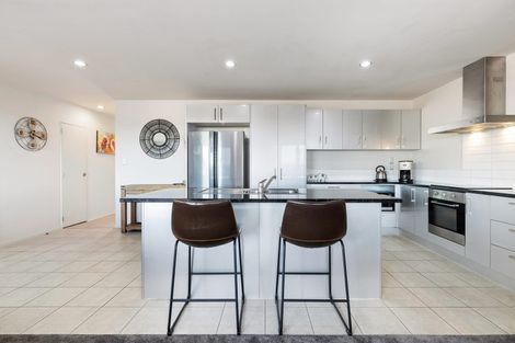 Photo of property in 9/12 Schnapper Rock Road, Schnapper Rock, Auckland, 0632