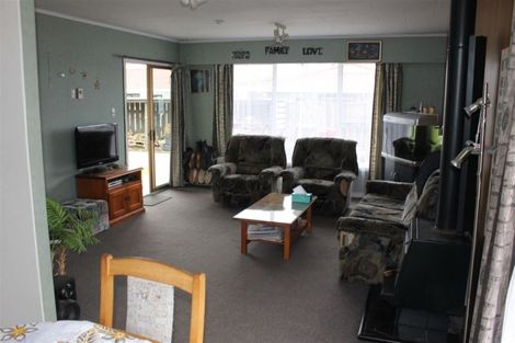 Photo of property in 17 Hadfield Street, Otaki, 5512