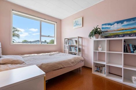 Photo of property in 12 Kereru Place, Half Moon Bay, Auckland, 2012