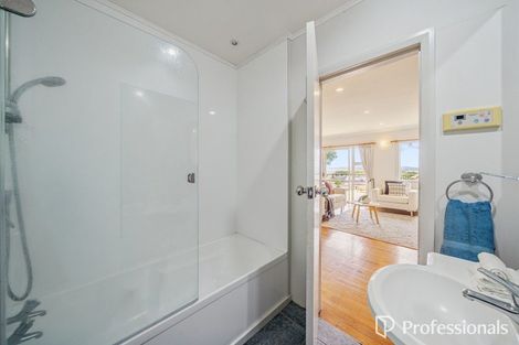 Photo of property in 77 Maungaraki Road, Korokoro, Lower Hutt, 5012