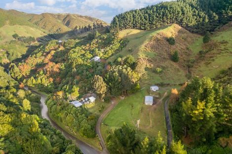 Photo of property in 1151 Paekakariki Hill Road, Paekakariki Hill, Porirua, 5381
