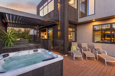 Photo of property in 122a Clyde Road, Ilam, Christchurch, 8041