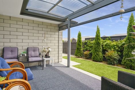 Photo of property in 1 Lance Way, Papamoa, 3118