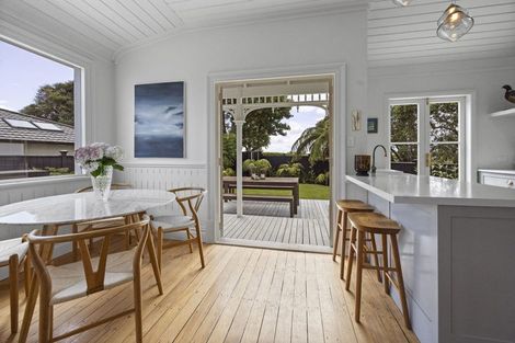 Photo of property in 329 Mangorei Road, Merrilands, New Plymouth, 4312