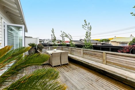 Photo of property in 70 Lemon Street, New Plymouth, 4310