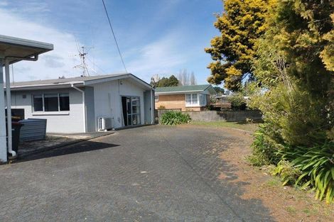 Photo of property in 35 Berkley Avenue, Hillcrest, Hamilton, 3216