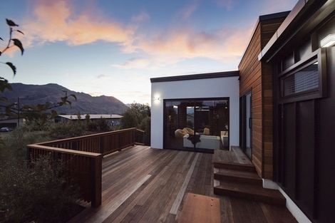 Photo of property in 9 Matipo Street, Wanaka, 9305