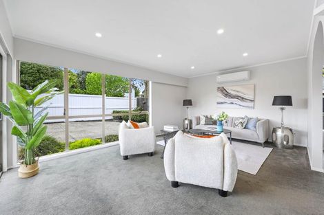 Photo of property in 34 Beechdale Crescent, Pakuranga Heights, Auckland, 2010